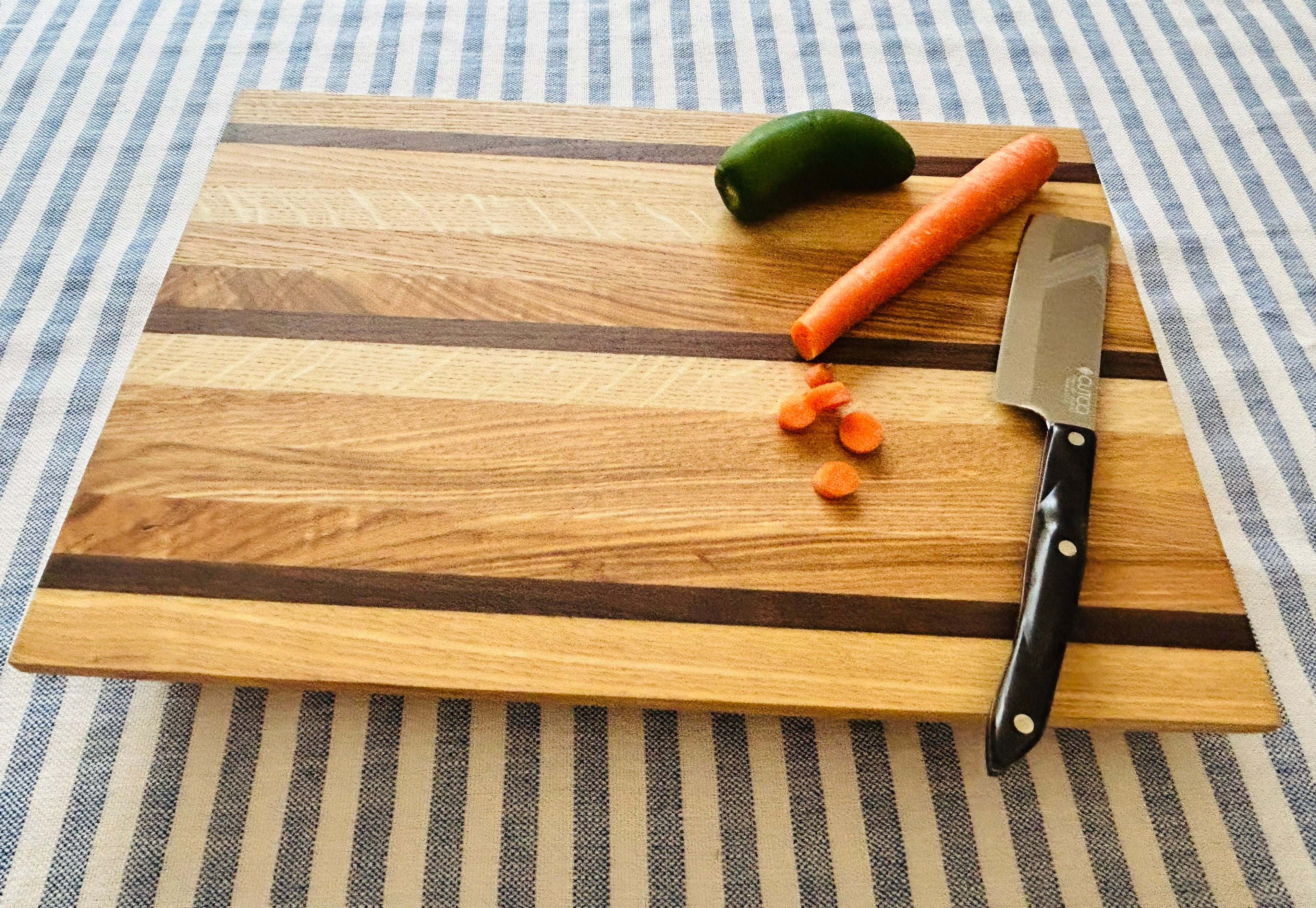 Tripple Stripe Ash and Walnut Side Grain Cutting board