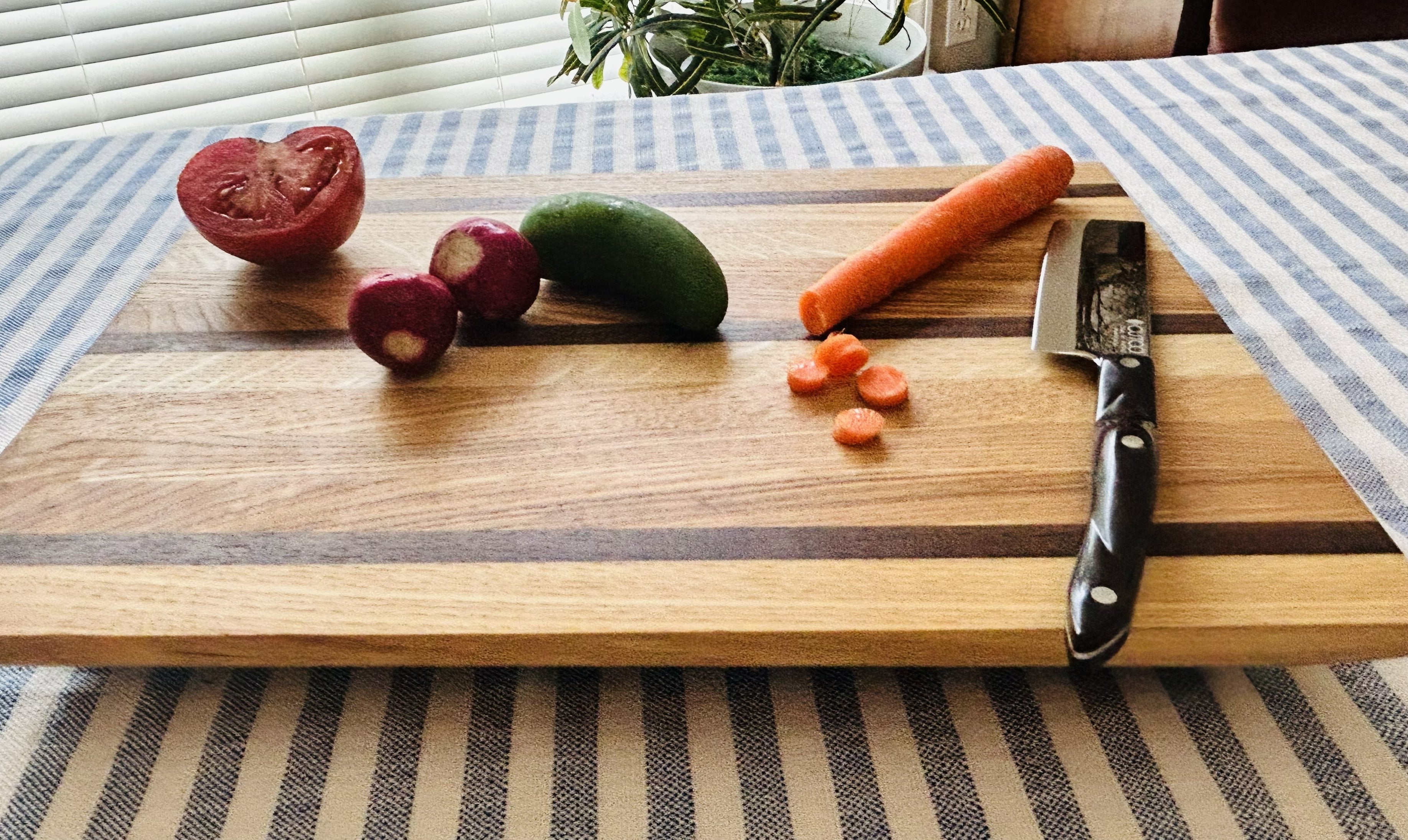 Tripple Stripe Ash and Walnut Side Grain Cutting board