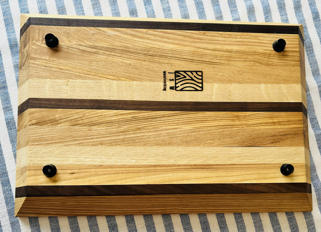 Tripple Stripe Ash and Walnut Side Grain Cutting board